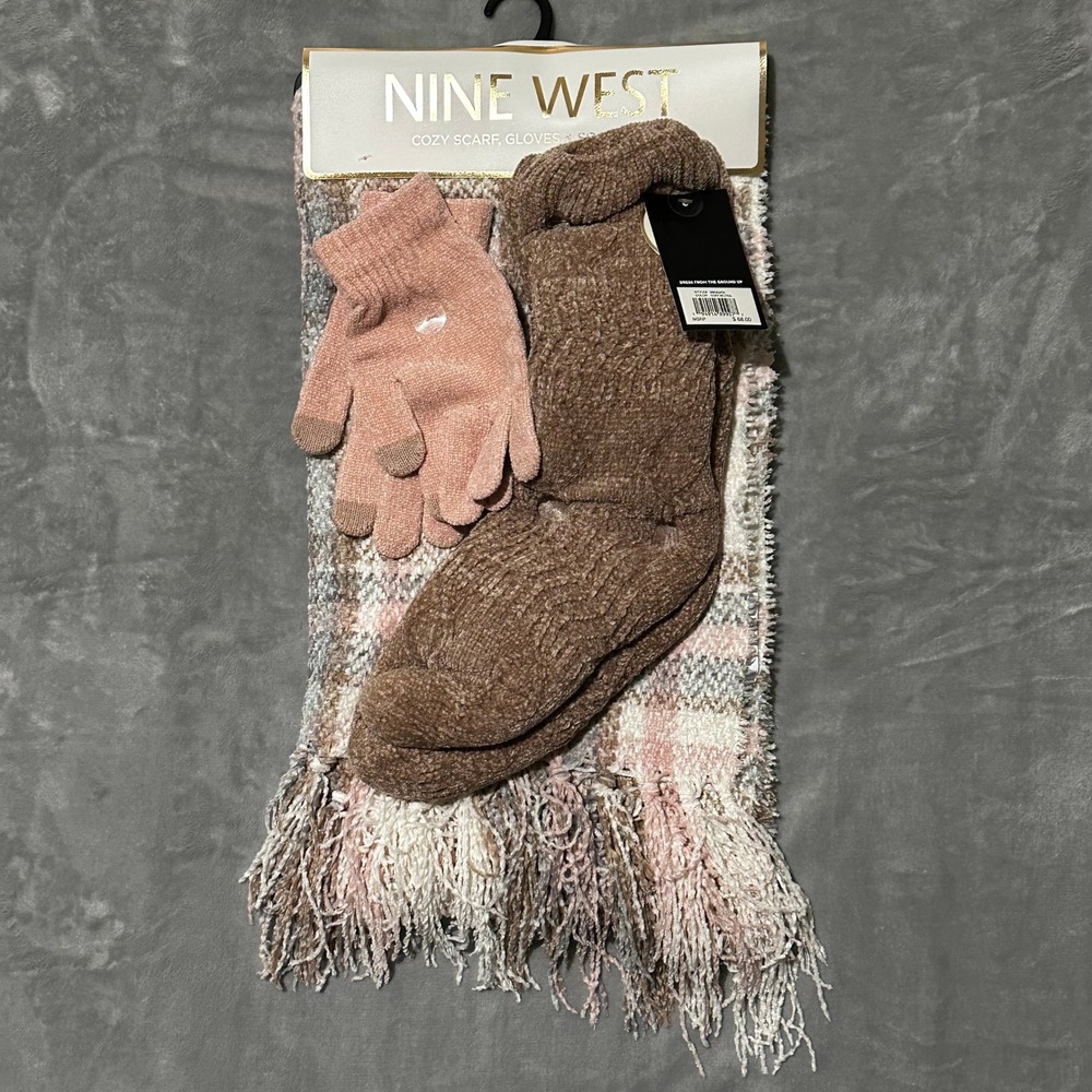 Nine‎ West Scarf Gloves and Socks Set Ivory Neutral Plaid N9042435 New